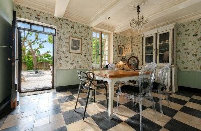 Historic property for sale Uzès, Occitania, Image 6/30