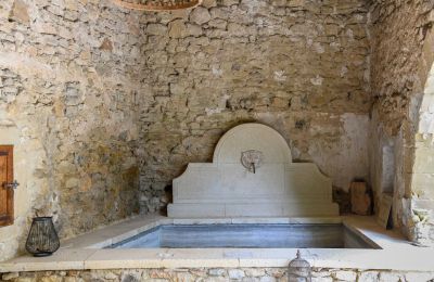 Historic property for sale Uzès, Occitania, Image 1/30