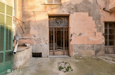 Urban palace for sale Manacor, Balearic Islands, Innenhof 
