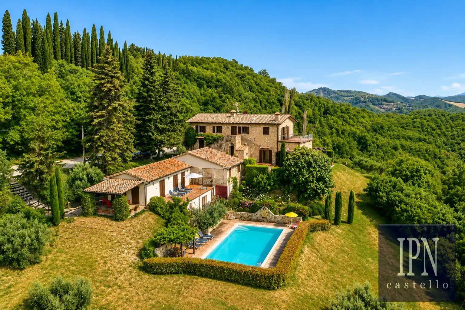 Photos Country property near Montone, Umbria