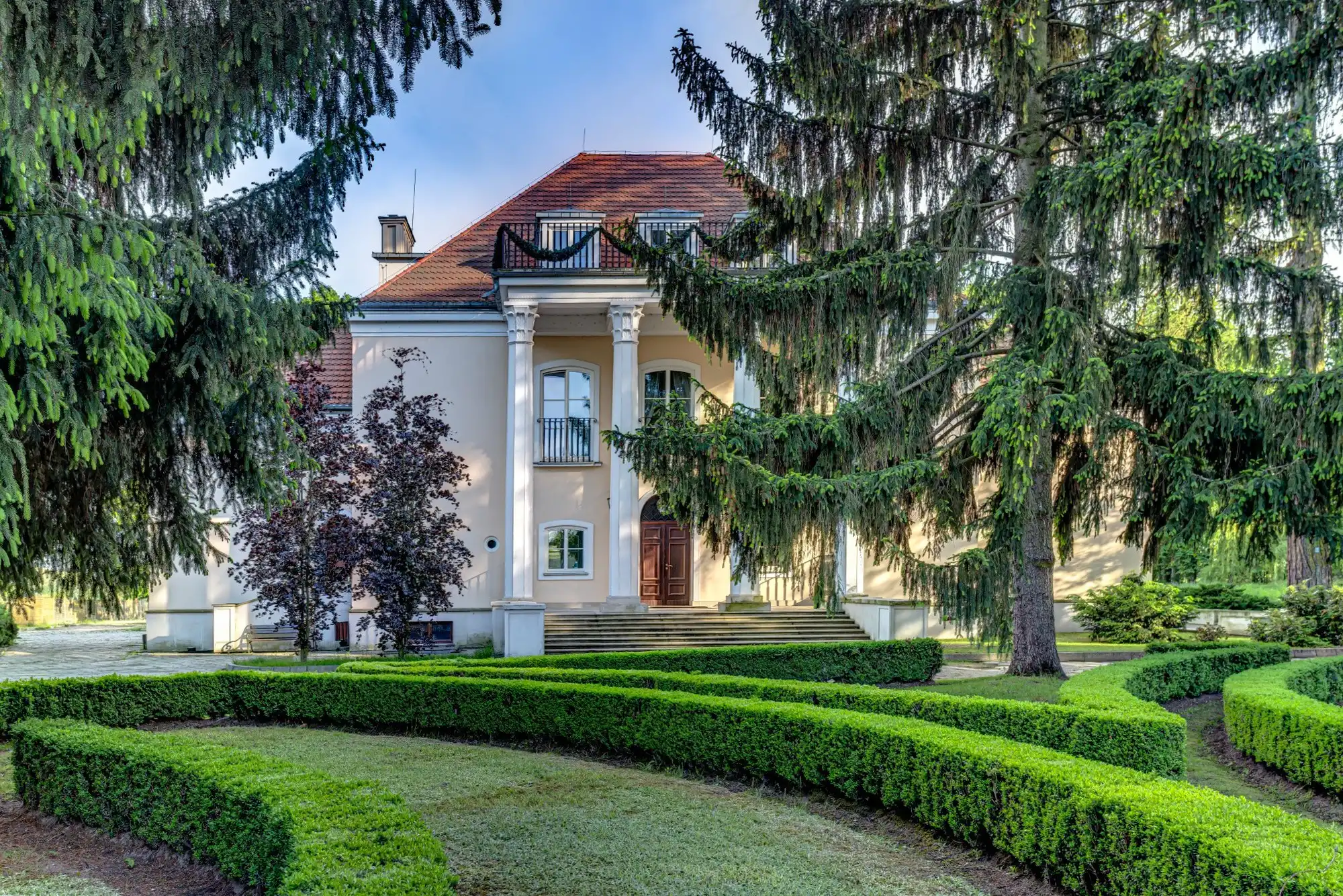 Photos Manor on the Vistula escarpment with park and river View