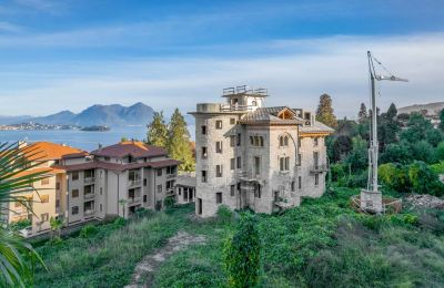 Historic Villa for sale Baveno, Piemont, Image 2/20