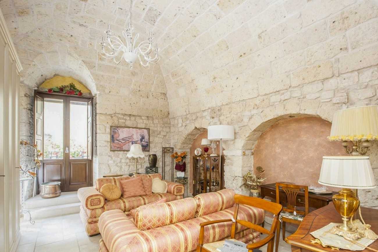 Photos Ancient palace in the heart of the Puglia