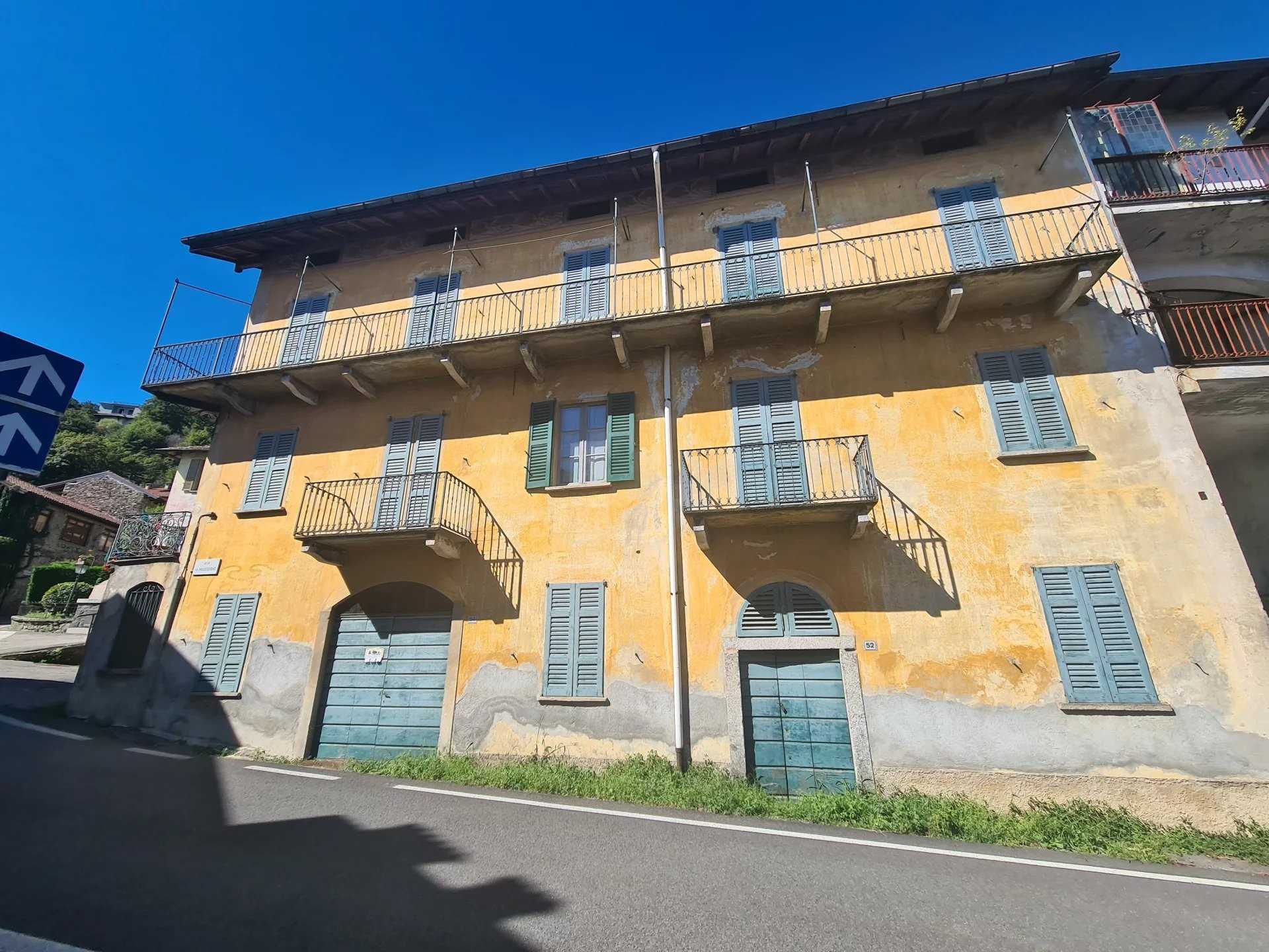 Photos Old village house with lake view on Lake Maggiore