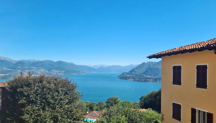 Villa house with lake view on Lake Maggiore