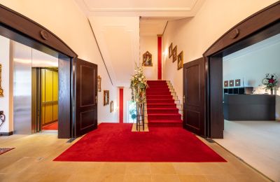 Castle for sale 32683 Barntrup, North Rhine-Westphalia, Treppenaufgang - EG