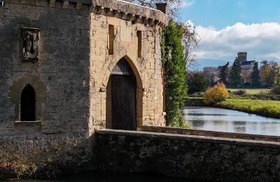 Medieval castle for sale Valence, Auvergne-Rhône-Alpes, Image 4/28