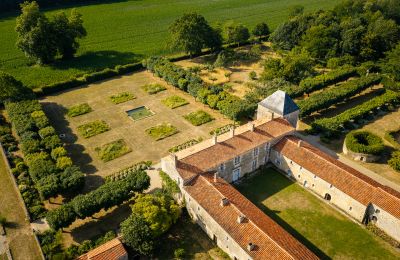 Period mansion Fontenay-le-Comte, Pays de la Loire
