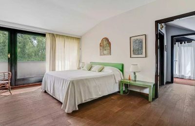 Historic Villa for sale Castelletto Sopra Ticino, Piemont:  Bedroom