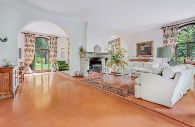 Historic Villa for sale Castelletto Sopra Ticino, Piemont:  