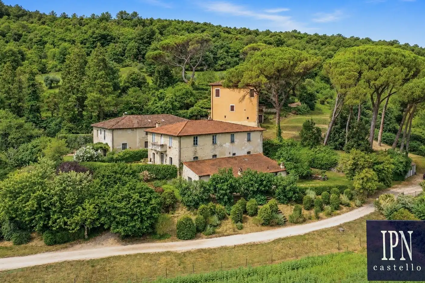 Photos Renovated country house portion with garden near Umbertide, Umbria