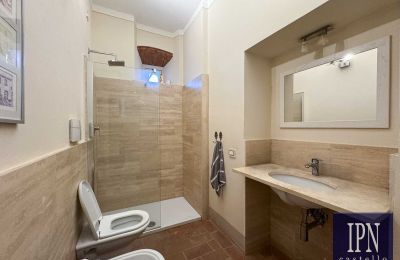 Period mansion for sale Cortona, Tuscany, Image 37/66