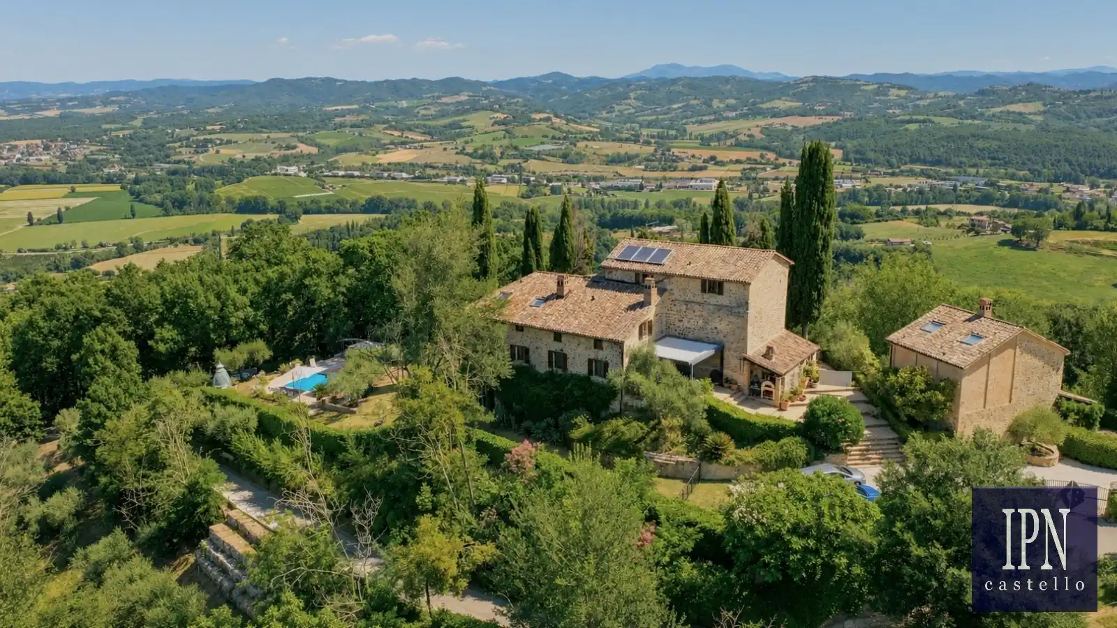 Photos Restored country estate with guest house near Montone