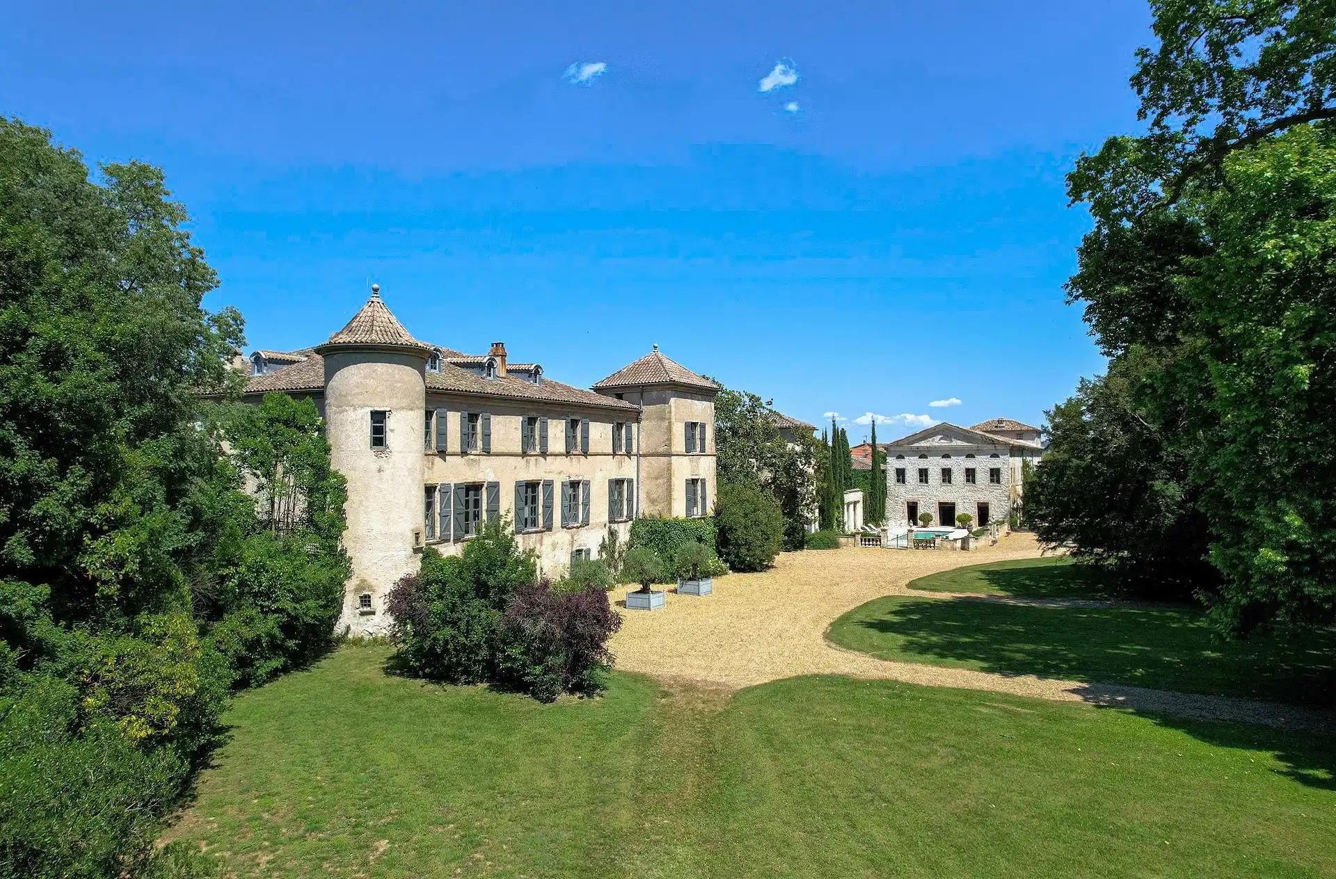 Photos 14th Century Château on 17.3 Acres, Occitanie