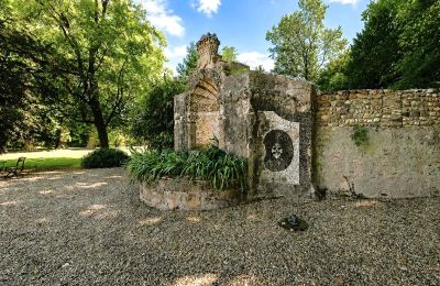Castle for sale Uzès, Occitania, Image 26/38
