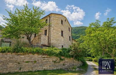Country property for sale Piobbico, Marche, Image 4/56