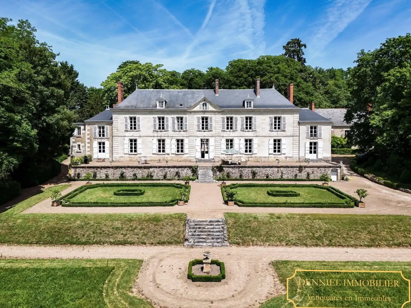 Photos 18th-century château in the Loire Valley
