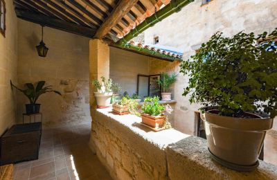 Historic property for sale Uzès, Occitania, Image 28/32
