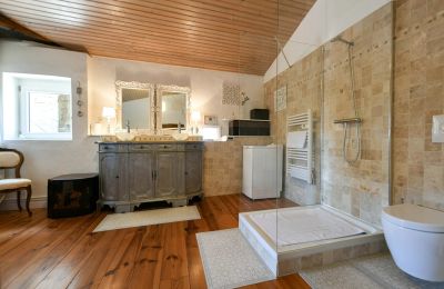 Historic property for sale Uzès, Occitania, Image 16/32