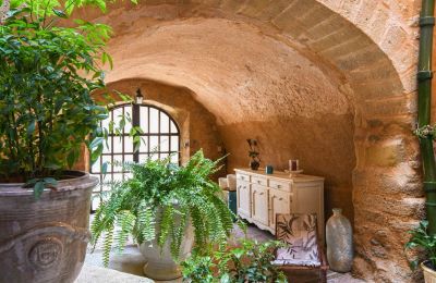 Historic property for sale Uzès, Occitania, Image 3/32