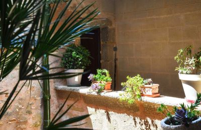 Historic property for sale Uzès, Occitania, Image 25/32