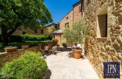 Period apartment for sale Castelmuzio, Tuscany, Image 10/39