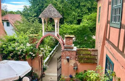 Medieval castle for sale 18513 Glewitz, Turow 19, Mecklenburg-West Pomerania, Blick in den Schlosshof