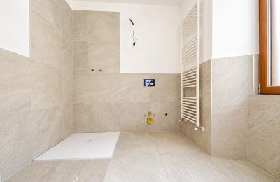 Historic property for sale 28823 Ghiffa, Piedmont, Bathroom