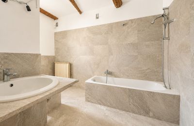 Historic property for sale 28823 Ghiffa, Piedmont, Bathroom