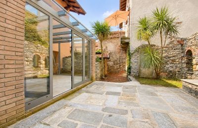 Historic property for sale 28823 Ghiffa, Piedmont, Courtyard