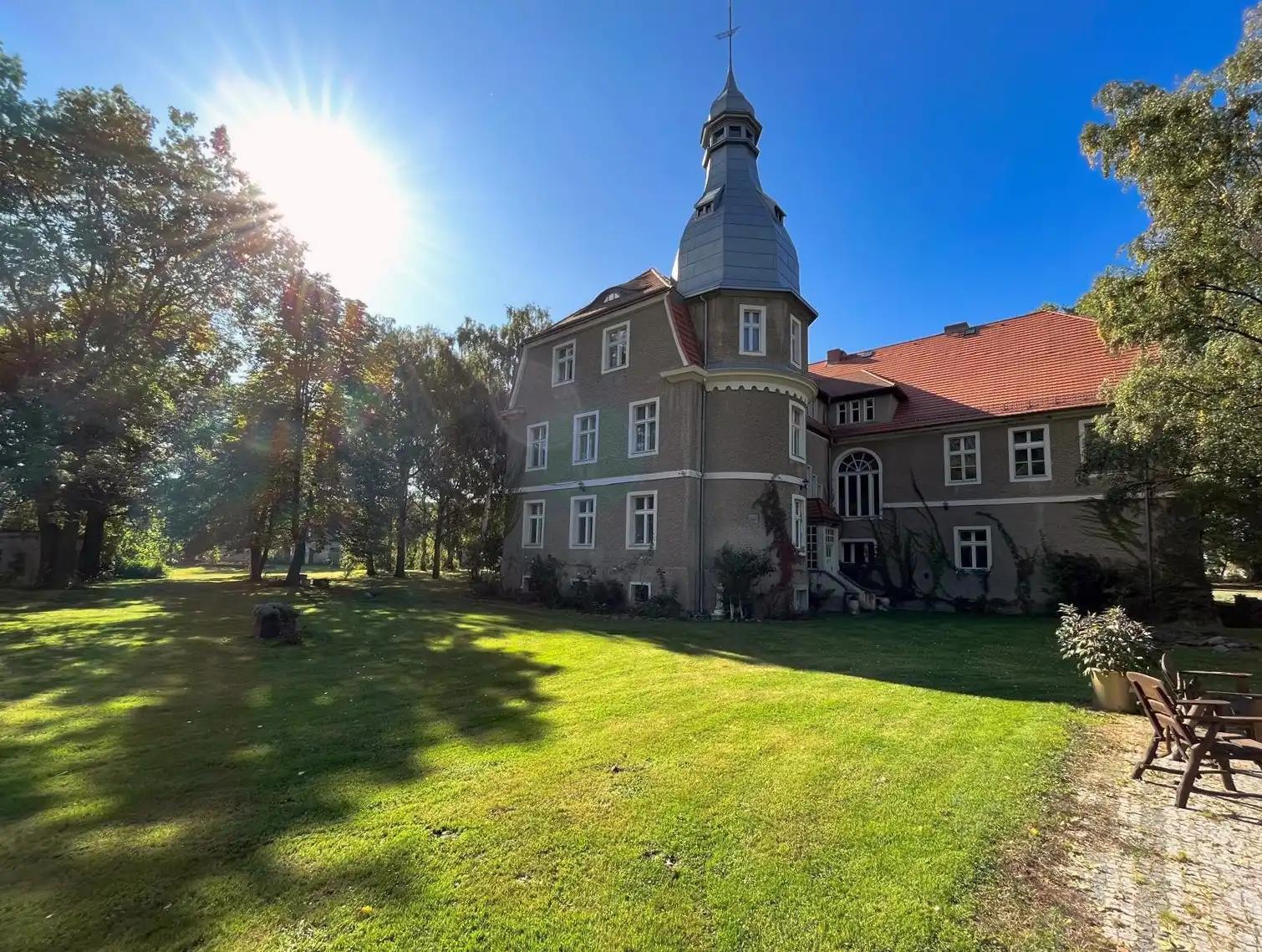 Photos Castle and park estate in Koźmice near the Owl Mountains, 17 acres