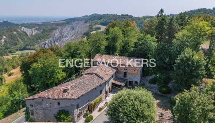 Country property for sale Quattro Castella, Emilia-Romagna