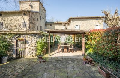 Manor house for sale Bannone, Strada della Chiesa, Emilia-Romagna, Cortile interno