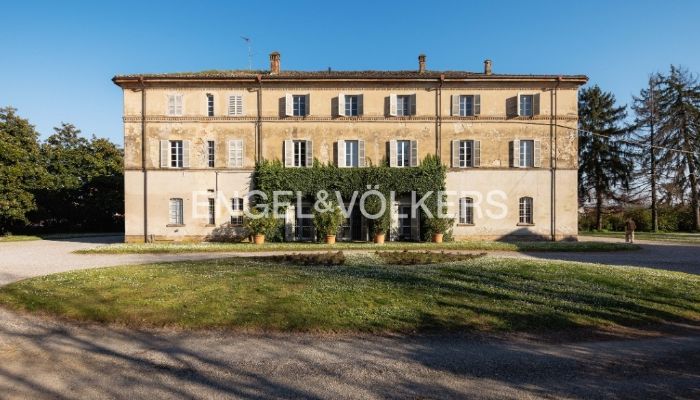 Classical country house with parkland and outbuildings near Piacenza
