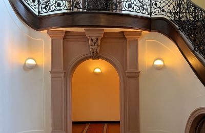 Castle for sale 61137 Schöneck, Hesse, Kellereingang, eigenes Kellerabteil