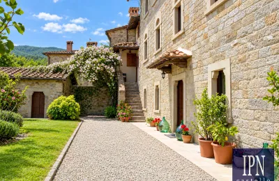 Manor house for sale Caprese Michelangelo, Tuscany, Image 32/39
