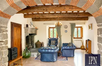 Manor house for sale Caprese Michelangelo, Tuscany, Image 19/39