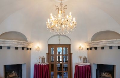 Manor house for sale Łódź Region, Entrance hall