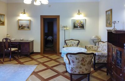 Manor house for sale Łódź Region, Hotel room