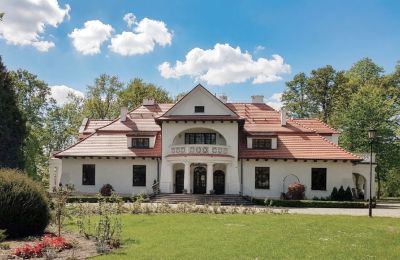 Manor house for sale Łódź Region, Front view