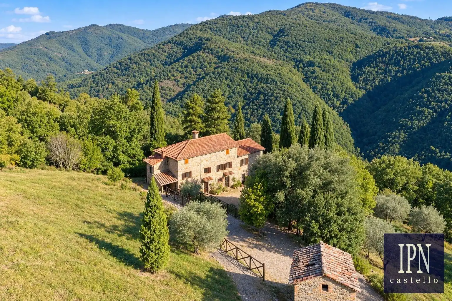Photos Two-storey farmhouse near Santa Maria la Rassinata, Arezzo