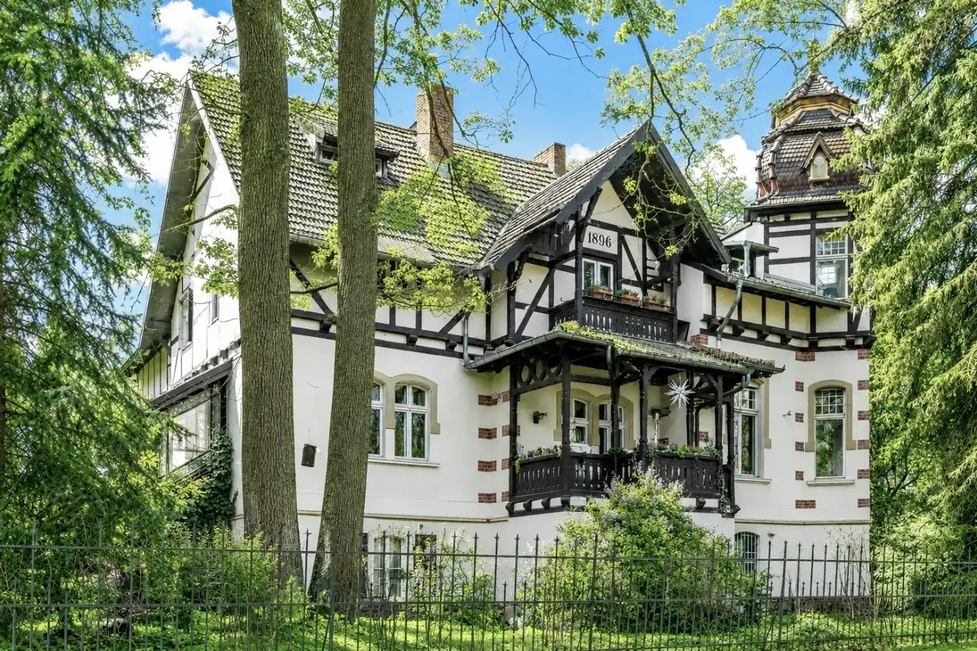 Photos Grand period house in Berlin's traditional villa district