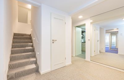 Period mansion for sale Berlin, , Flur im Souterrain