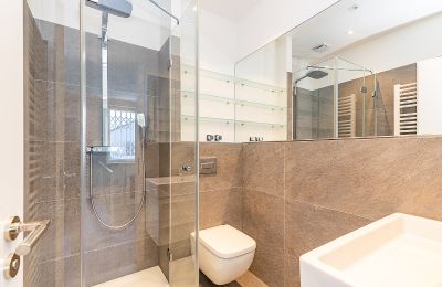Period mansion for sale Berlin, , weiteres Badezimmer im OG