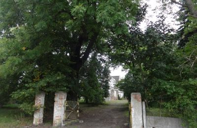 Castle for sale Łęg, Greater Poland Voivodeship:  Entrance