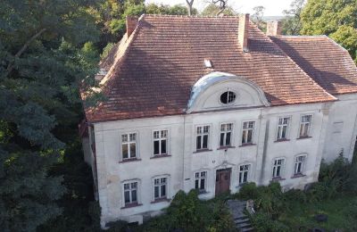 Character properties, Neo-Baroque manor house in Wojnowice