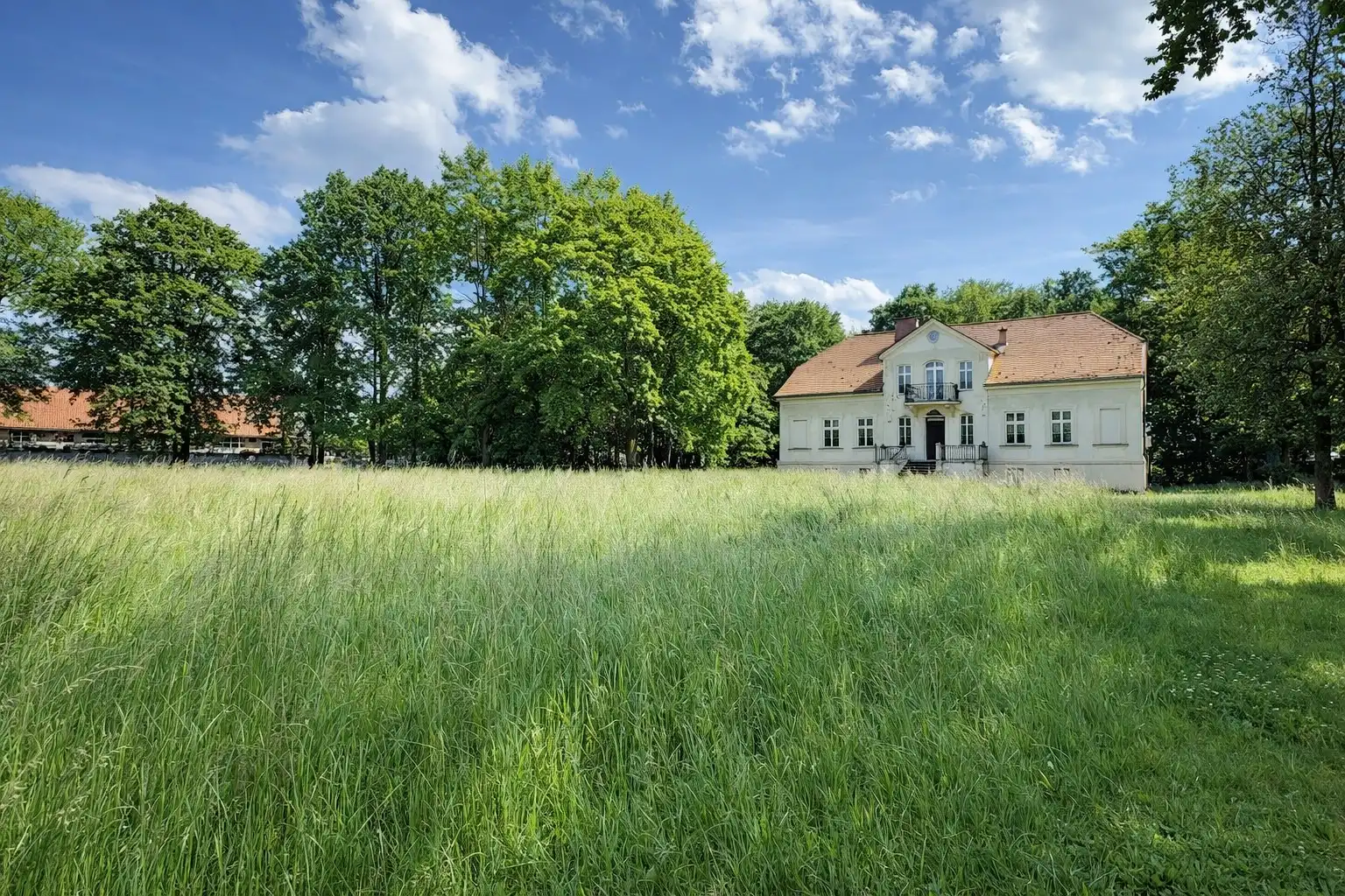 Photos Manor with outbuildings in Greater Poland