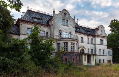 Character properties, Manor in Bronów, Lower Silesia