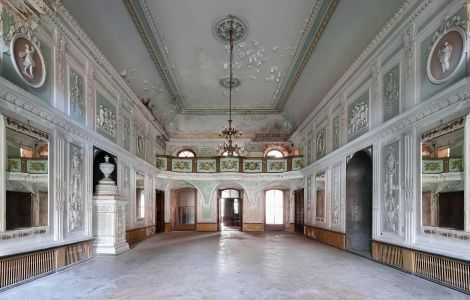  - Ballroom, not renovated