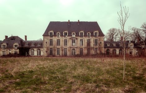  - Endangered Listed Building: Baroque Palace in France